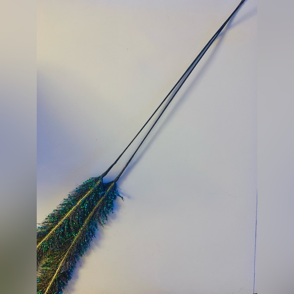 Decorative Peacock Feather Stems - Picture 4 of 4
